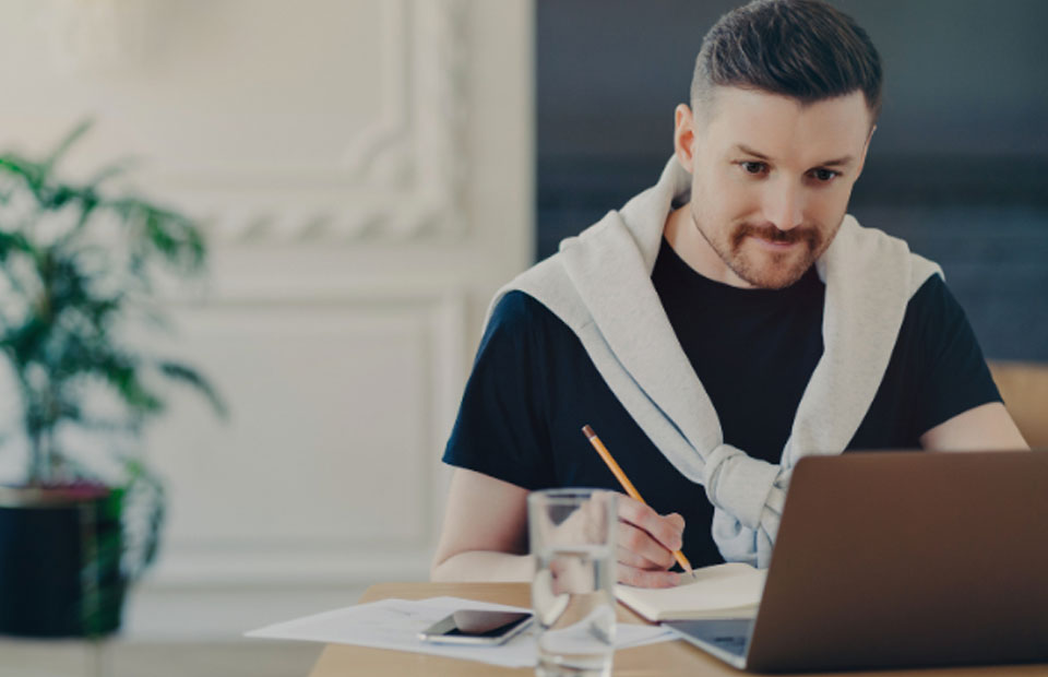 Lavorare da freelance IT con le tutele di un contratto a tempo indeterminato: scopri come